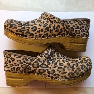 Dansko Professional Leopard Suede Clogs size 42
